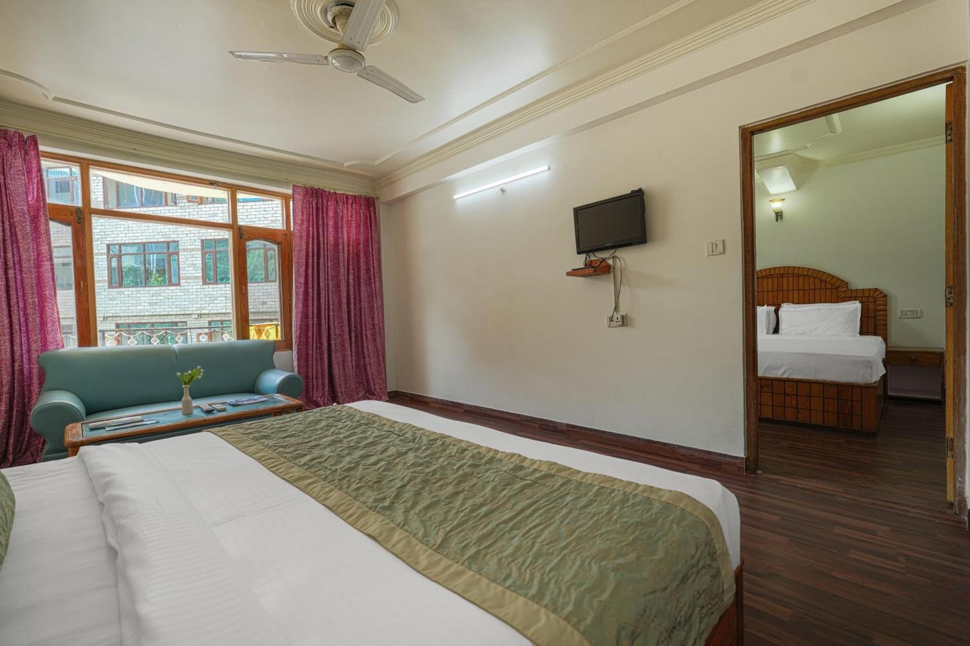 Hotel Naveen Manali — Photos 1